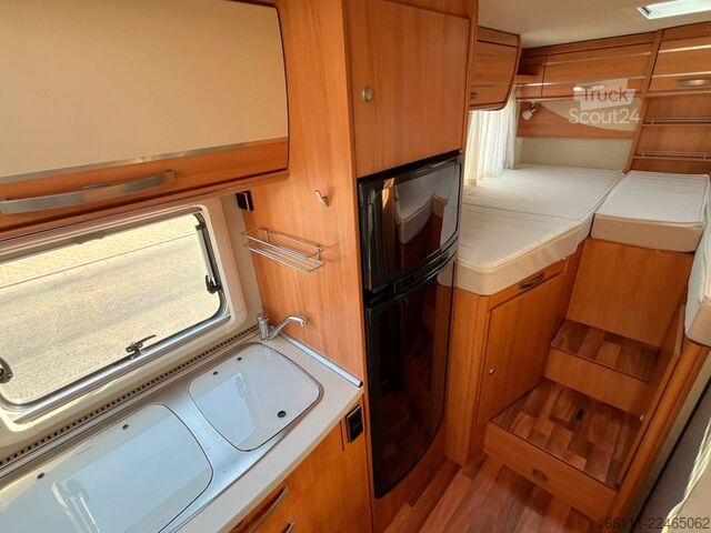 Integrovaný karavan HYMER/ERIBA Exsis 578 - Hub/Einzelbetten -  -