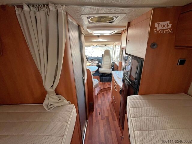 Integrovaný karavan HYMER/ERIBA Exsis 578 - Hub/Einzelbetten -  -