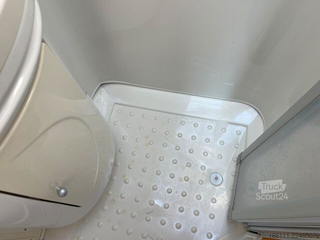 Avtodom z nadgradnjo (alkoven) LMC Liberty A 698 G - Festbett - Klima - Markise -