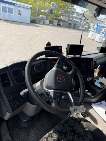 Ανατρεπόμενο φορτηγό MERCEDES-BENZ Arocs 3243 8x4 4 Achs Muldenkipper Meiller deuts