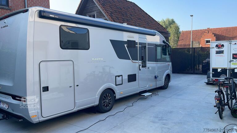 Camper integrado Adria Supersonic 780SL