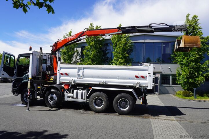 Tovornjak s prekucnikom in dvigalom Mercedes-Benz Arocs 3236 8×4/ 90 tho. km / Fassi F155A