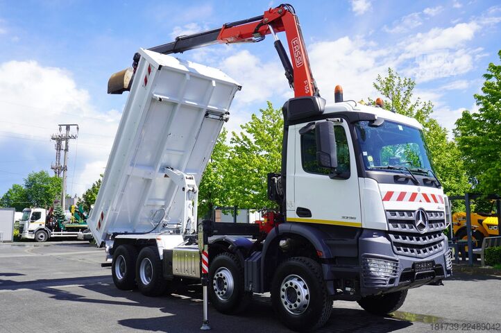Tovornjak s prekucnikom in dvigalom Mercedes-Benz Arocs 3236 8×4/ 90 tho. km / Fassi F155A