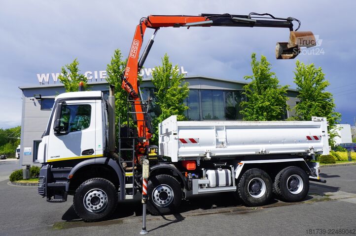 Tovornjak s prekucnikom in dvigalom Mercedes-Benz Arocs 3236 8×4/ 90 tho. km / Fassi F155A