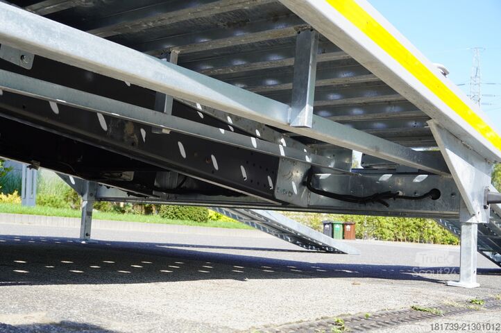 Laweta Renault D12 / New galvanized tow truck superstru