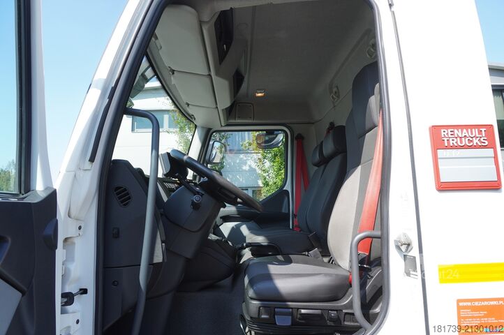 Laweta Renault D12 / New galvanized tow truck superstru