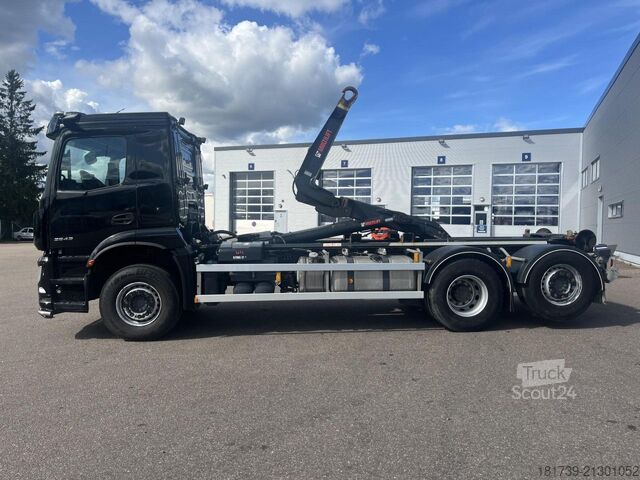 Hakowiec Mercedes-Benz Arocs 2543 6x2*4 / 21t Hooklift HIABT
