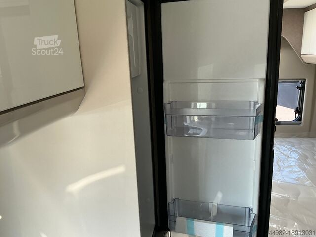 Furgoneta KARMANN DAVIS 590 TRENDSTYLE PLUS AUTOMATIK + MARKISE