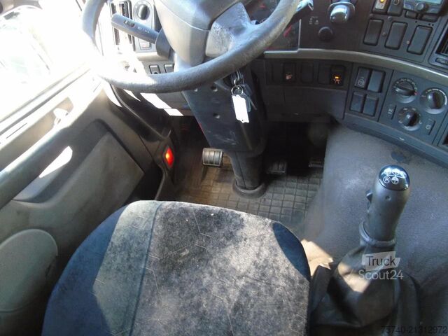 Chassis com cabina Volvo FH 380 + 6X2 + MANUAL