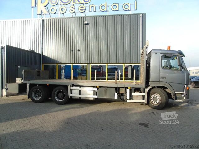 Chassis com cabina Volvo FH 380 + 6X2 + MANUAL