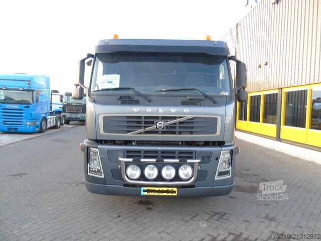 Chassis com cabina Volvo FH 380 + 6X2 + MANUAL