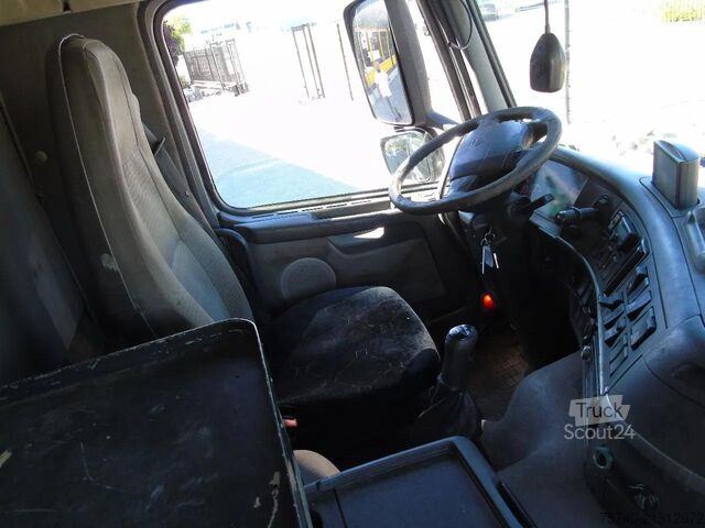 Chassis com cabina Volvo FH 380 + 6X2 + MANUAL