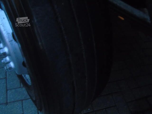 Kipper Renault Kerax 410DXI + 8X4 + MANUAL + SPRING