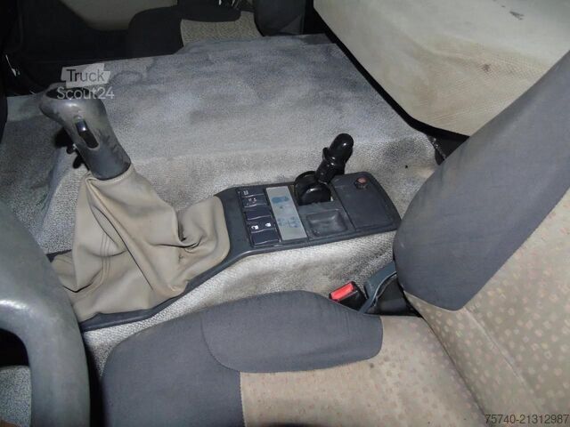 Kipper Renault Kerax 410DXI + 8X4 + MANUAL + SPRING
