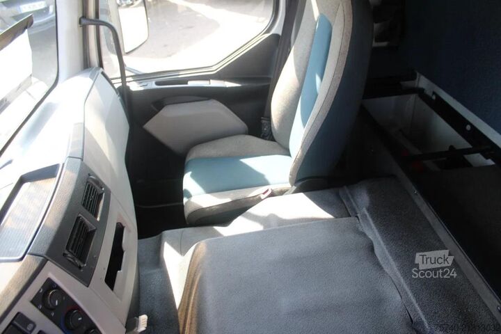 Transport chłodniczy/mrożony Volvo FE 280 + CARRIER + ATP/FRC + LIFT /EURO 6/ 19T