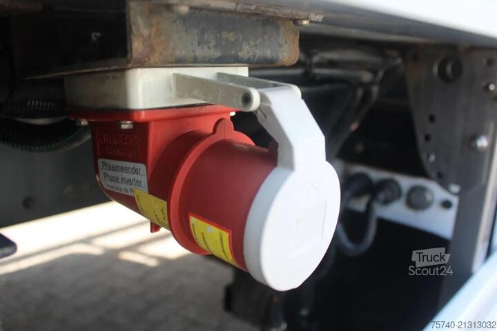 Transport chłodniczy/mrożony Volvo FE 280 + CARRIER + ATP/FRC + LIFT /EURO 6/ 19T