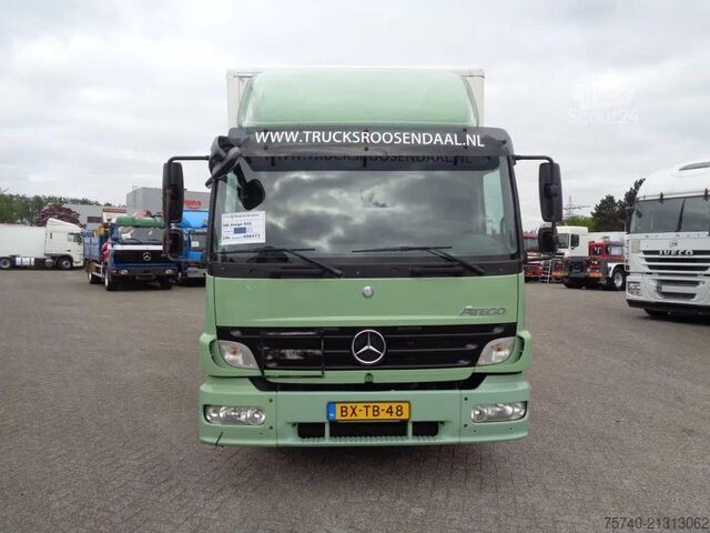 Gesloten bak Mercedes-Benz Atego 822 + Euro 5 + Dhollandia lift