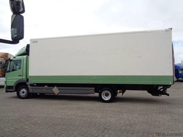 Gesloten bak Mercedes-Benz Atego 822 + Euro 5 + Dhollandia lift