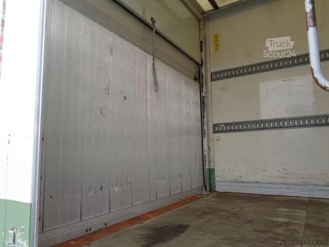 Gesloten bak Mercedes-Benz Atego 822 + Euro 5 + Dhollandia lift