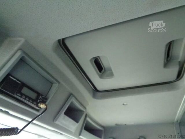 Gesloten bak Mercedes-Benz Atego 822 + Euro 5 + Dhollandia lift