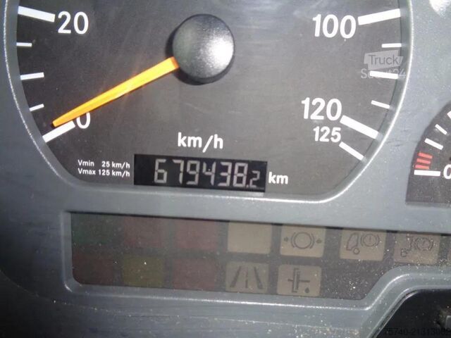 Matkalaukku Mercedes-Benz Atego 822 + Euro 5 + Dhollandia lift