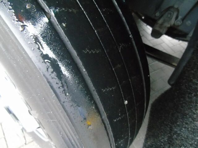 Yükleme platformu DAF CF 75.250 MANUEEL+ EURO 5 + DHOLLANDIA LOADLIFT