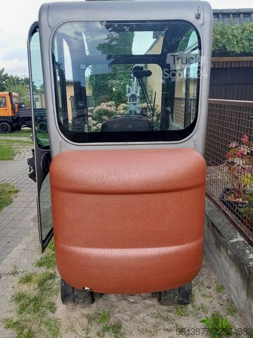 Minibagr Bobcat E16