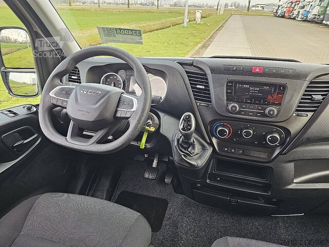 Kofer IVECO DAILY 35S14       Bakwagen Laadklep!