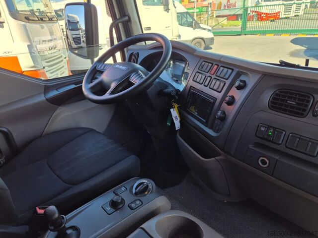 Closed bin DAF LF 210 FA