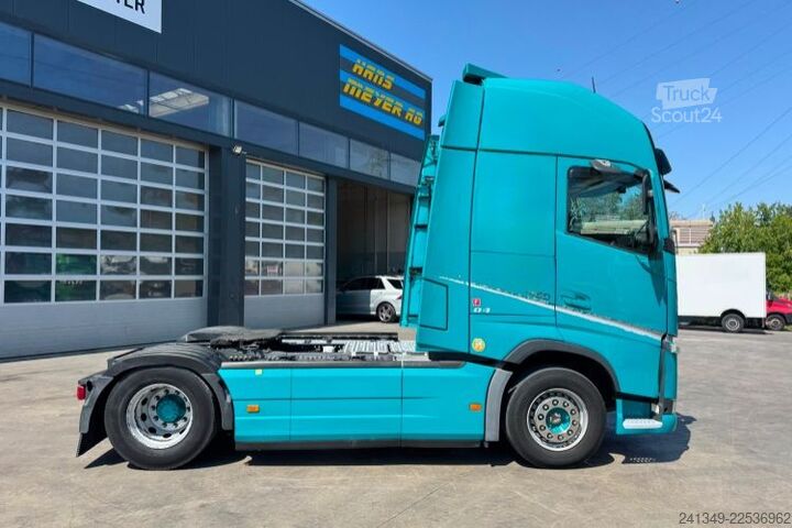 Standard dragbil VOLVO FH-460 XXL 2x Tanks 1200L