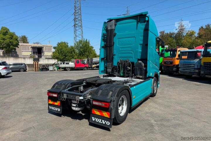 Standard dragbil VOLVO FH-460 XXL 2x Tanks 1200L