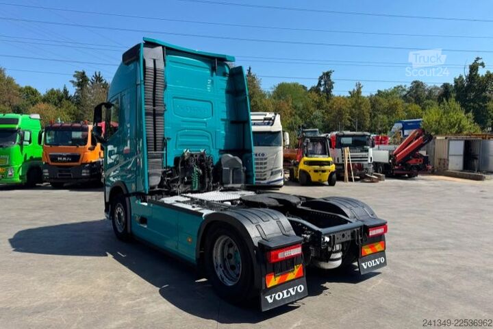 Standard dragbil VOLVO FH-460 XXL 2x Tanks 1200L