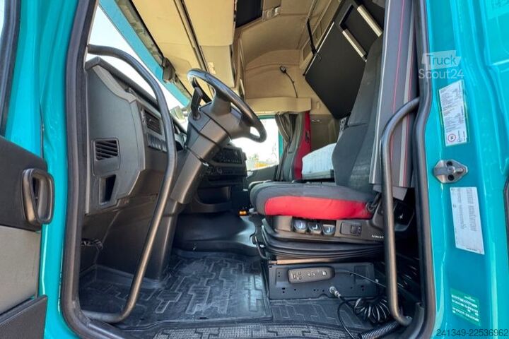 Standard dragbil VOLVO FH-460 XXL 2x Tanks 1200L