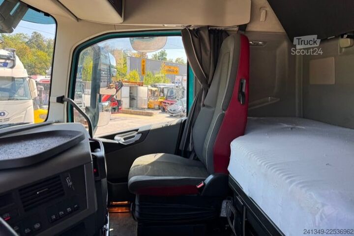 Standard dragbil VOLVO FH-460 XXL 2x Tanks 1200L