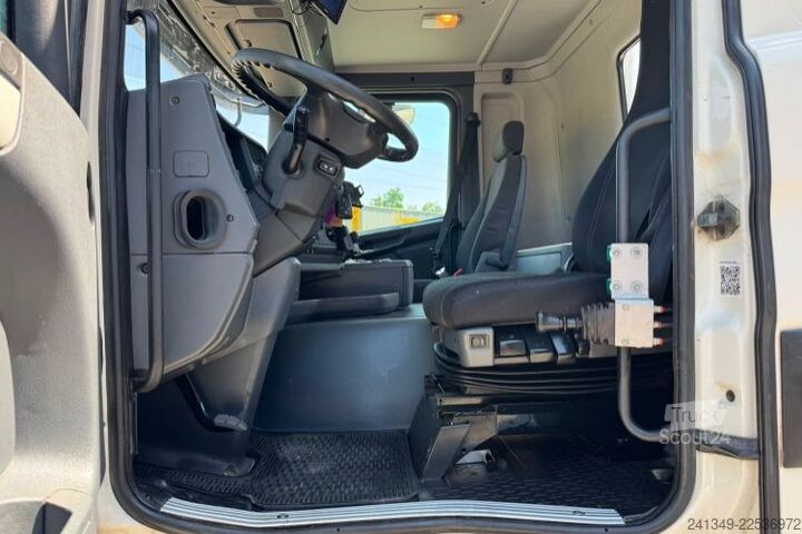 Standard dragbil SCANIA G490 6x4