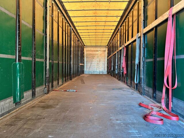 Öppen semitrailer med kapell SCHMITZ CARGOBULL SCB*S3T MegaTrailer Curtainsider Edscha