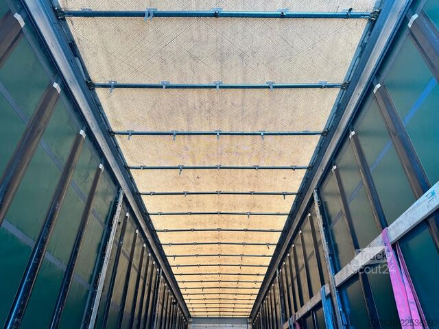 Öppen semitrailer med kapell SCHMITZ CARGOBULL SCB*S3T MegaTrailer Curtainsider Edscha