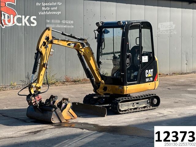 Minibagger CATERPILLAR 301.7D Gummikette / 2 Löffel / Schwenkschaufel