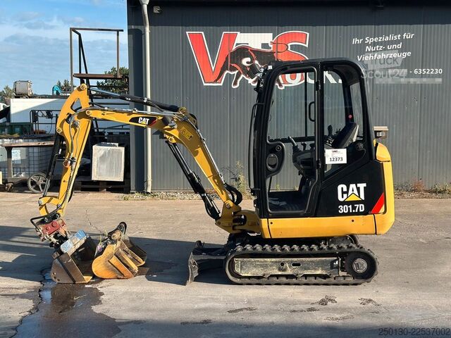 Minibagger CATERPILLAR 301.7D Gummikette / 2 Löffel / Schwenkschaufel