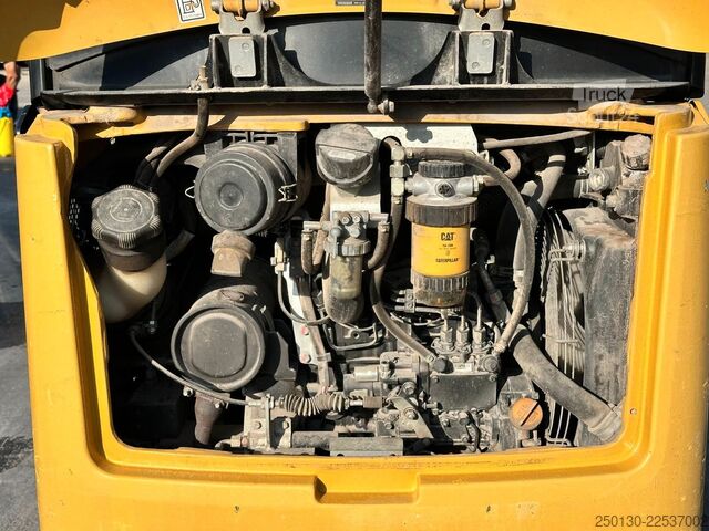 Minibagger CATERPILLAR 301.7D Gummikette / 2 Löffel / Schwenkschaufel