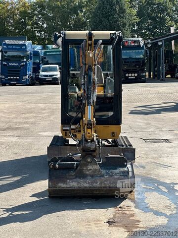 Minibagger CATERPILLAR 301.8C Gummikette / 2 Löffel / Schwenkschaufel