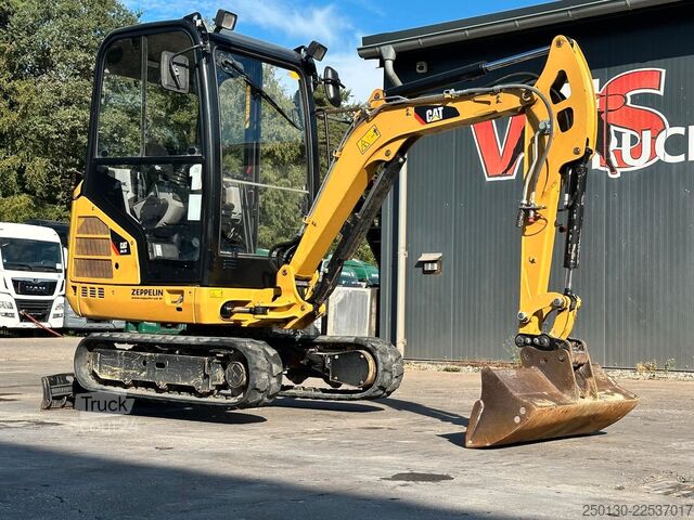 Minibagger CATERPILLAR 301.7D Gummikette / 2 Löffel / Schwenkschaufel