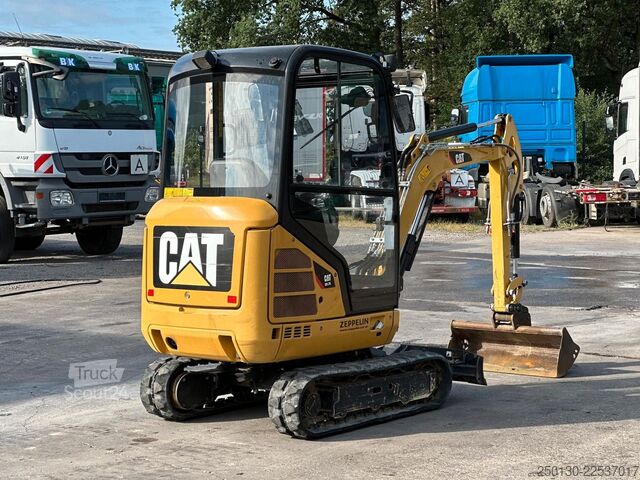 Minibagger CATERPILLAR 301.7D Gummikette / 2 Löffel / Schwenkschaufel