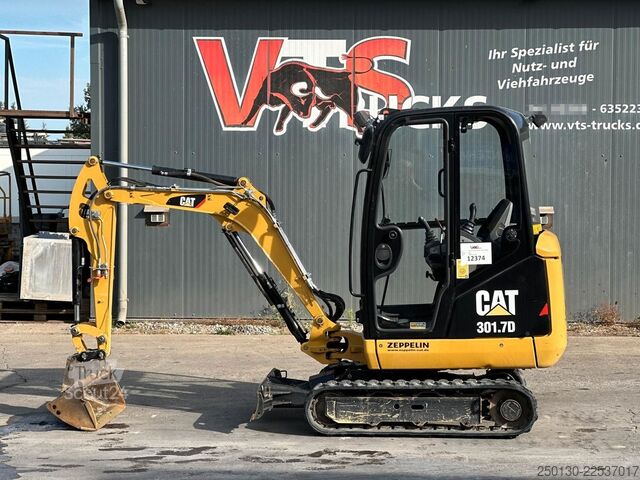 Minibagger CATERPILLAR 301.7D Gummikette / 2 Löffel / Schwenkschaufel