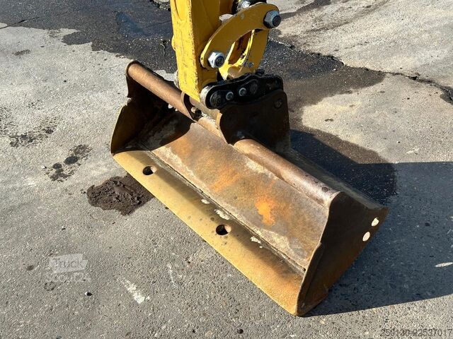 Minibagger CATERPILLAR 301.7D Gummikette / 2 Löffel / Schwenkschaufel