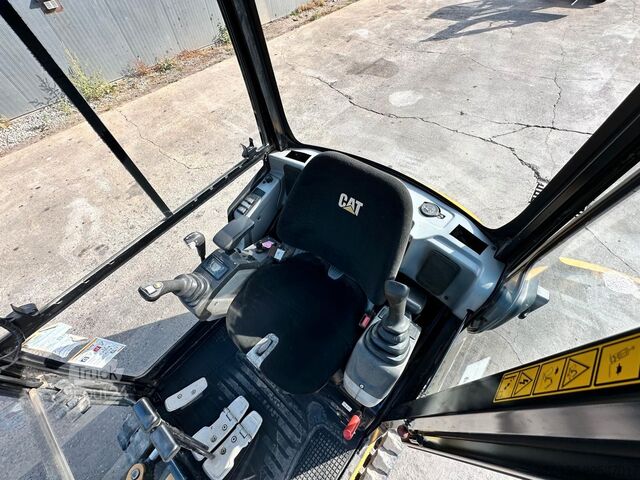 Minibagger CATERPILLAR 301.7D Gummikette / 2 Löffel / Schwenkschaufel