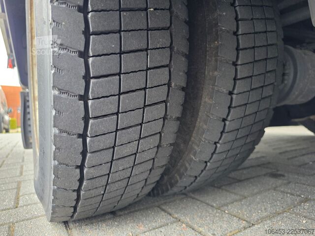 Фургон-бокс MERCEDES-BENZ Atego 818 BL  Koffer Ldw 1 To erst 242 TKM