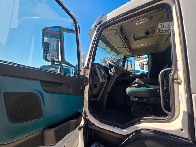 Ledusskapja kravas automašīna VOLVO FM 460 * FRIGOBLOCK *VOLLLUFT*LBW 2.5T PALFINGER