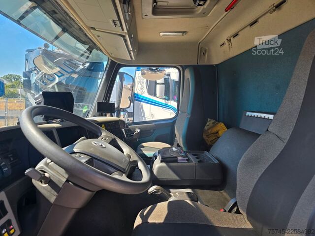 Ledusskapja kravas automašīna VOLVO FM 460 * FRIGOBLOCK *VOLLLUFT*LBW 2.5T PALFINGER