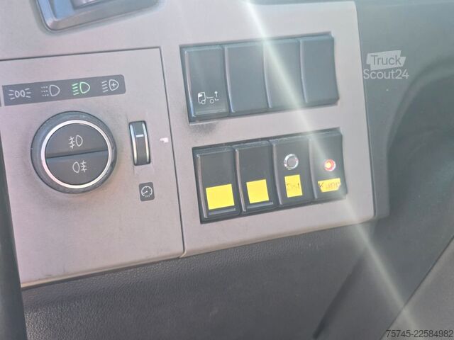 Ledusskapja kravas automašīna VOLVO FM 460 * FRIGOBLOCK *VOLLLUFT*LBW 2.5T PALFINGER